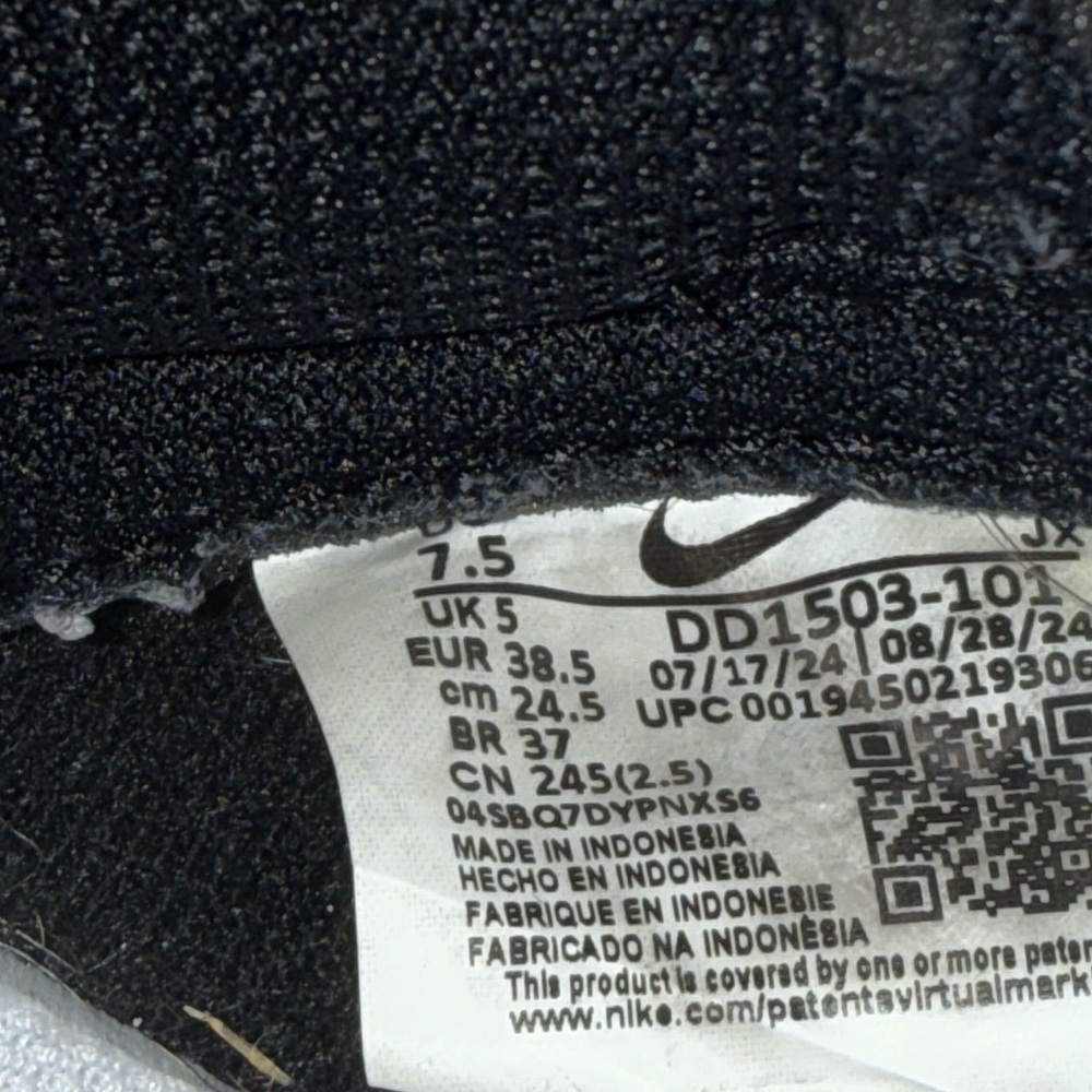 Nike Panda dunks - image 7